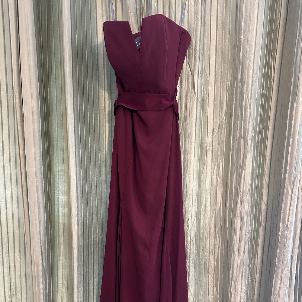 White by Vera Wang, Bridesmaid Collection, Dress in Wine, Size 8